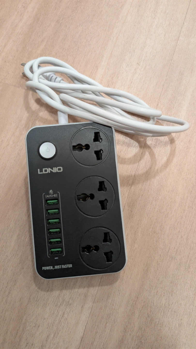 LDNIO Universal Power Strip with USB Ports