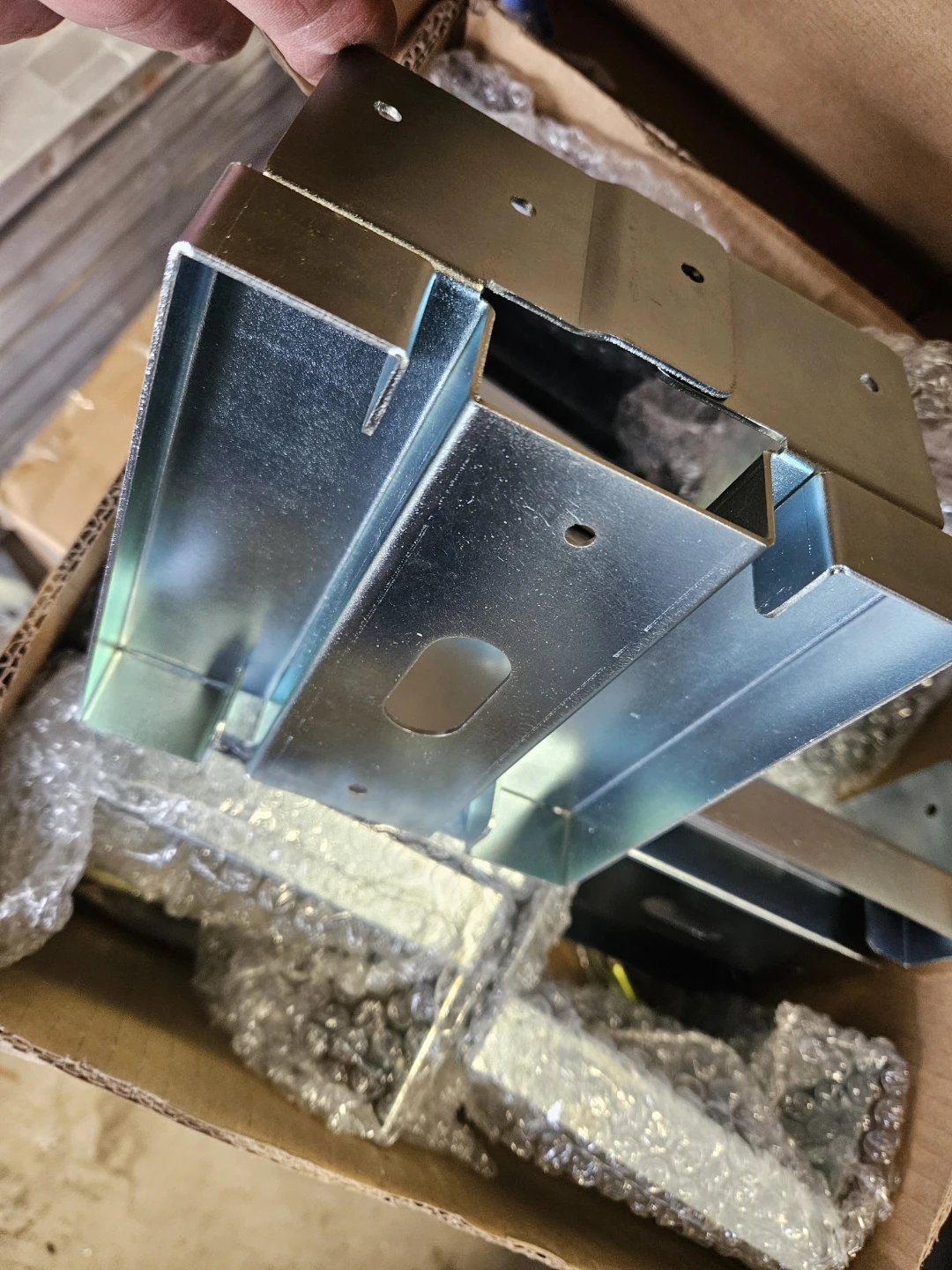 Nine Metal 6x6 post mounting brackets - photo 2