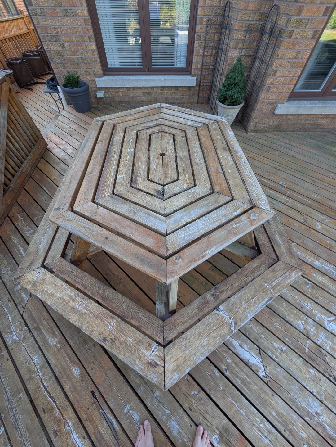 Wooden Hexagonal Picnic Table - photo 2