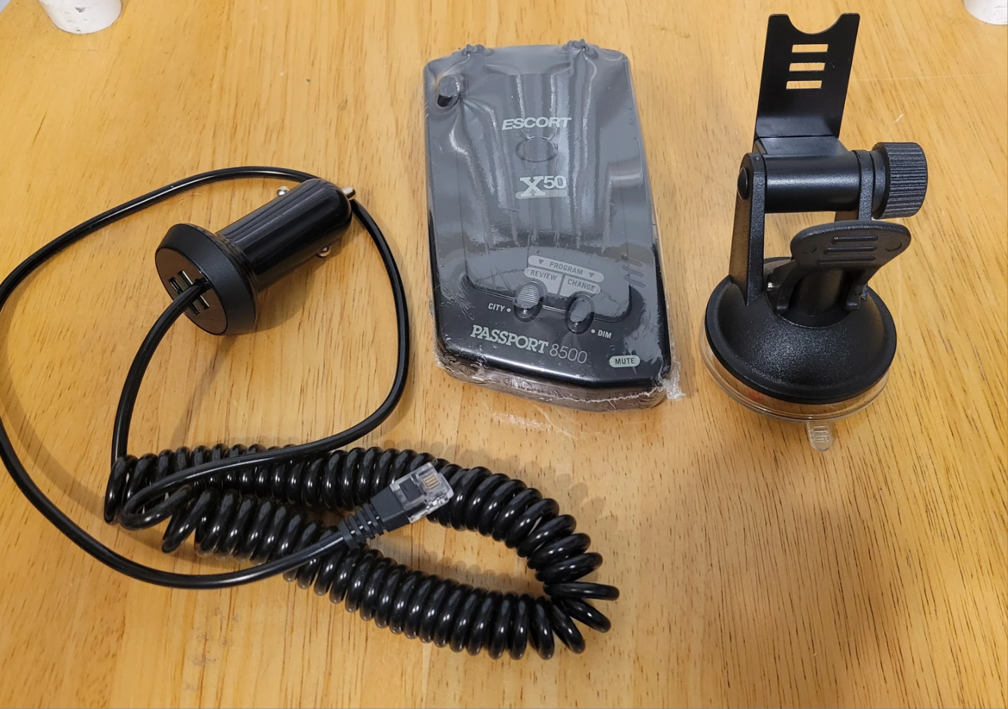 Escort Passport 8500 X50 Radar Detector - w/ Mount & cable / NEW