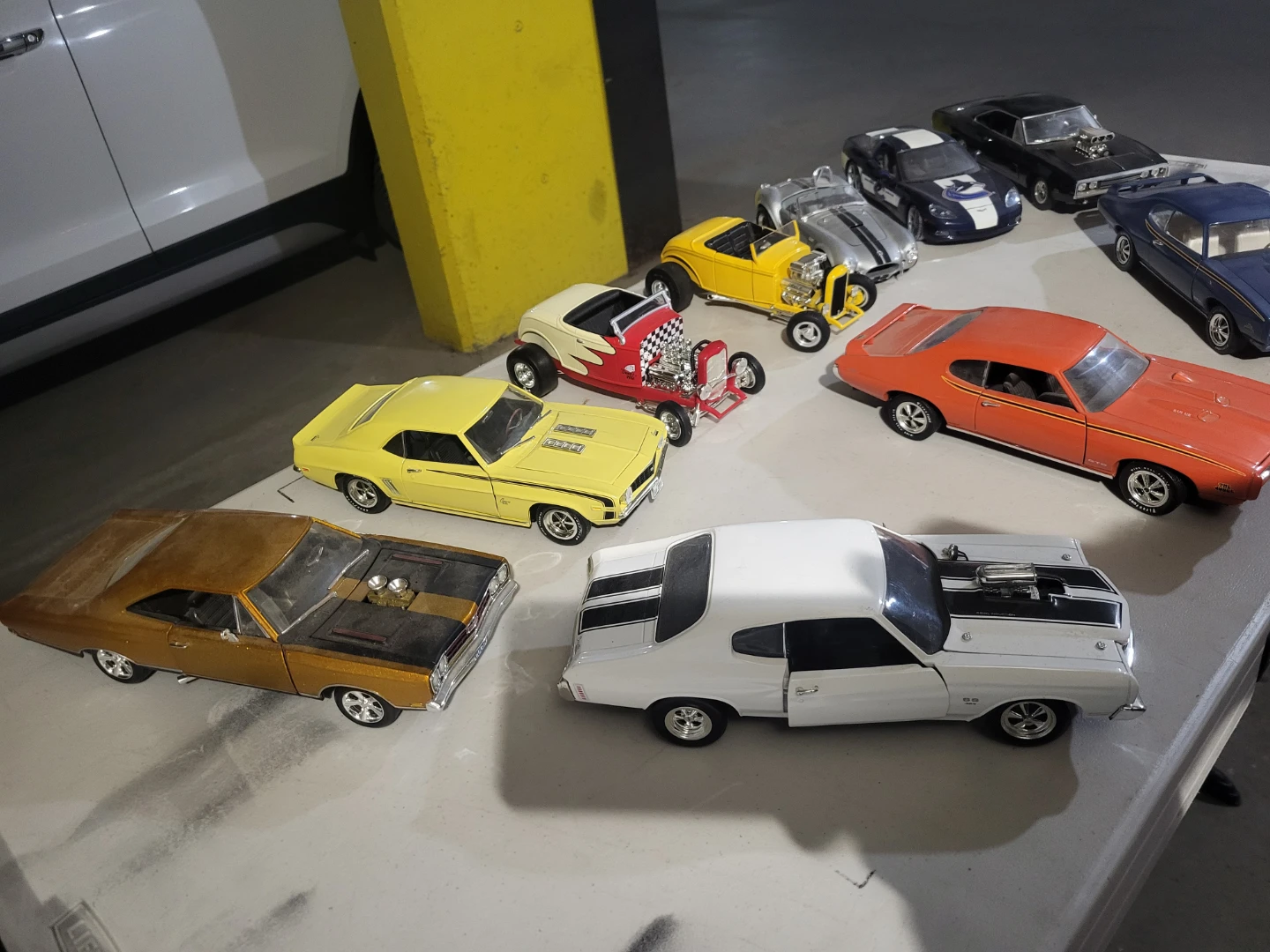 Pontiac Trans Am 3-Car Collector Set and other 1/18 diecast - photo 3