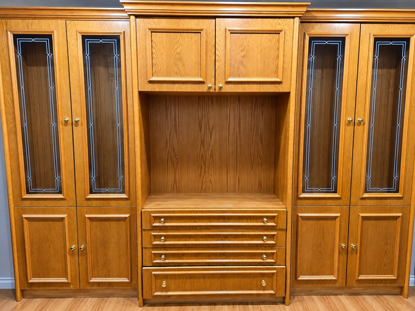Real Wood Entertainment Centre / Wall Unit with Glass Cabinets