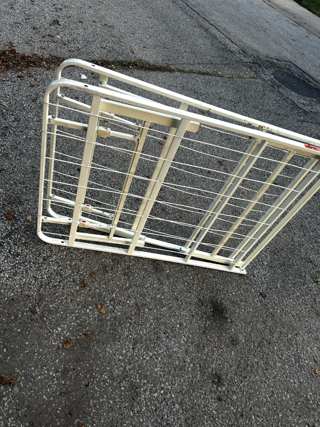White Metal Folding Twin Bed Frame - photo 3
