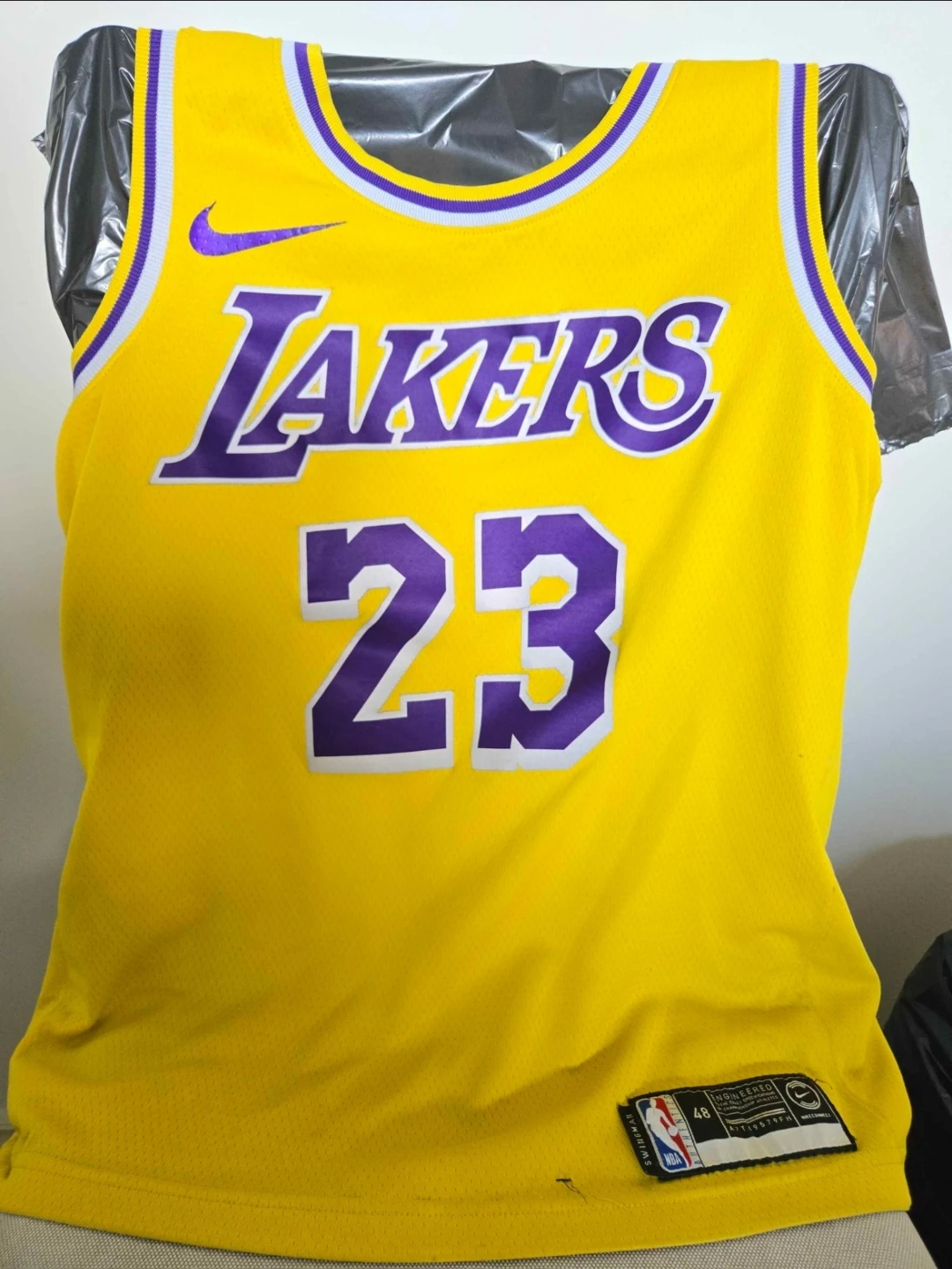 Nike Los Angeles Lakers LeBron James Jersey Size 48 - photo 2