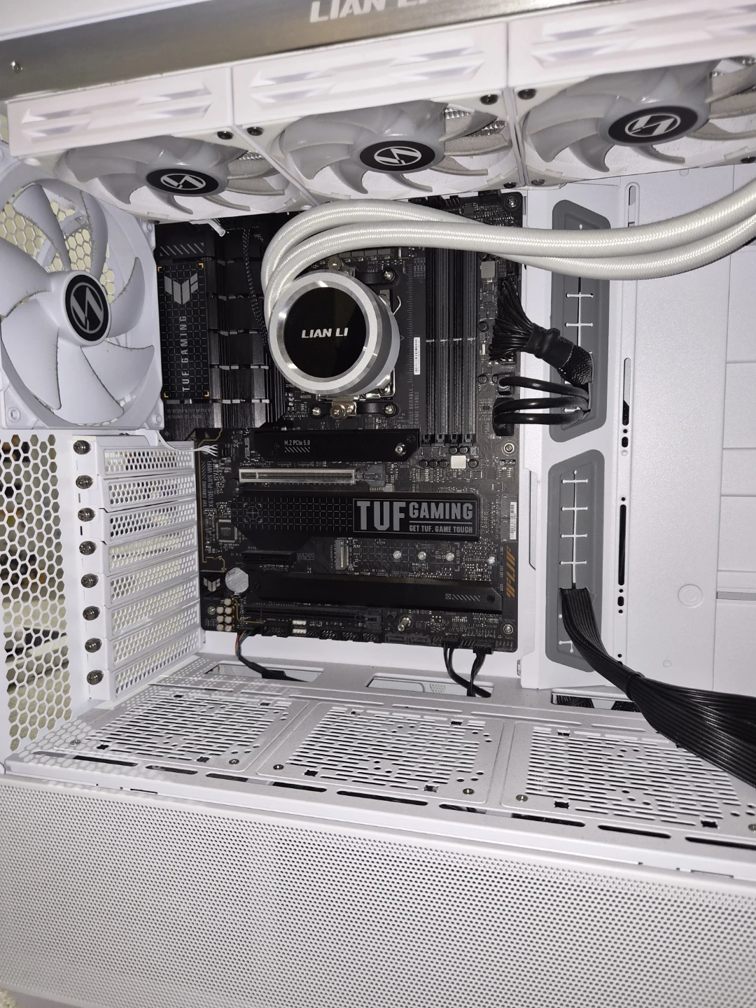 Lian Li Lancool III White PC Case - photo 3