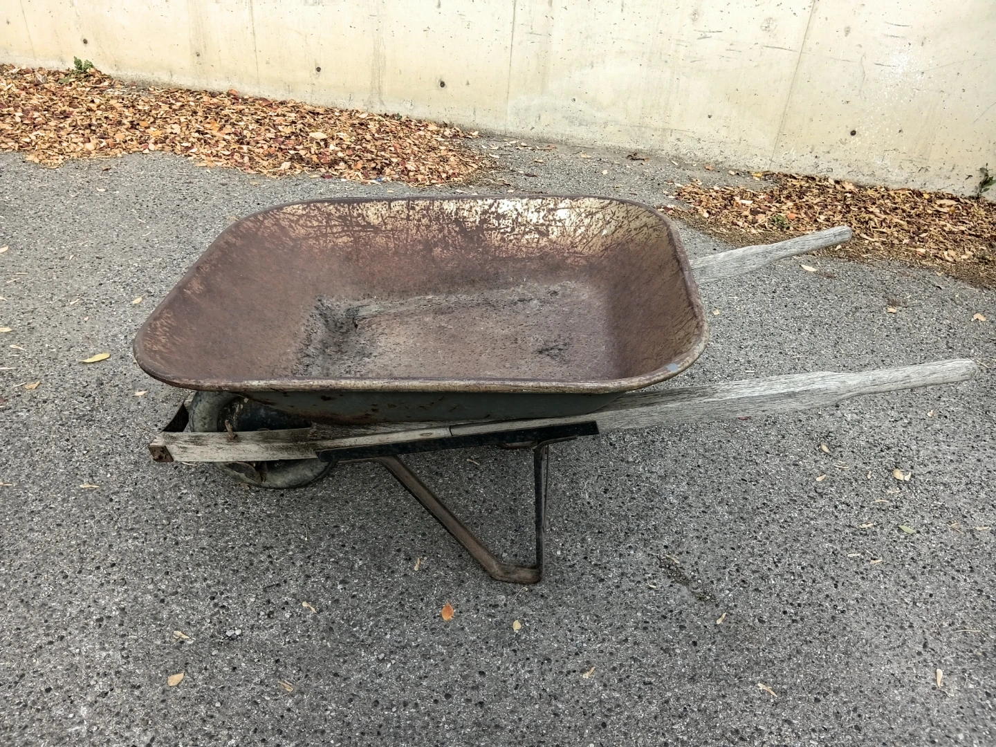 Compact Metal Wheelbarrow