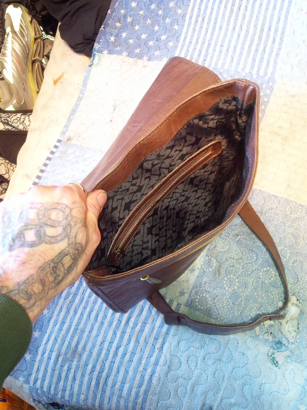 Star Wars Loungefly Mandalorian Satchel Bag - photo 3