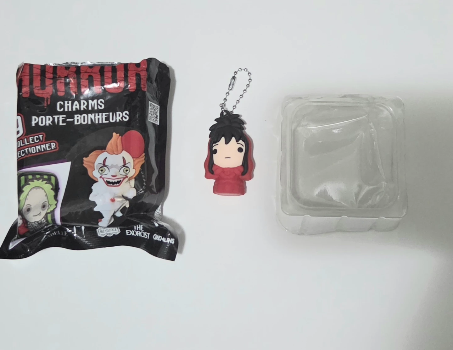 Horror Keychain - Beetlejuice Lydia