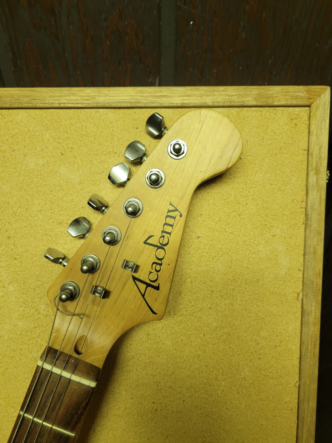 Electric Guitar & Amp * Great for beginners * or new ROCK STAR * - photo 4