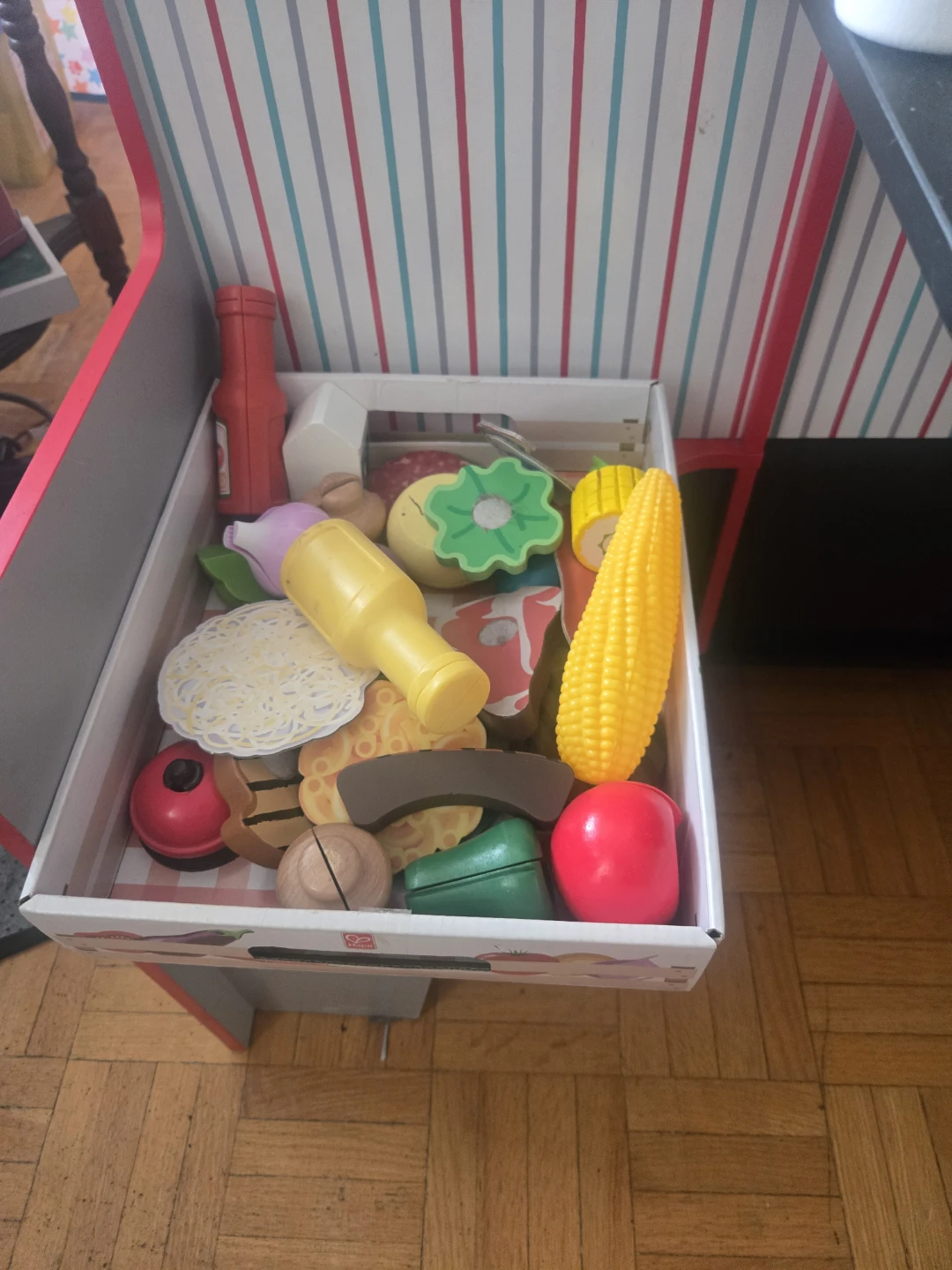 Melissa & Doug Star Diner Play Kitchen - photo 5
