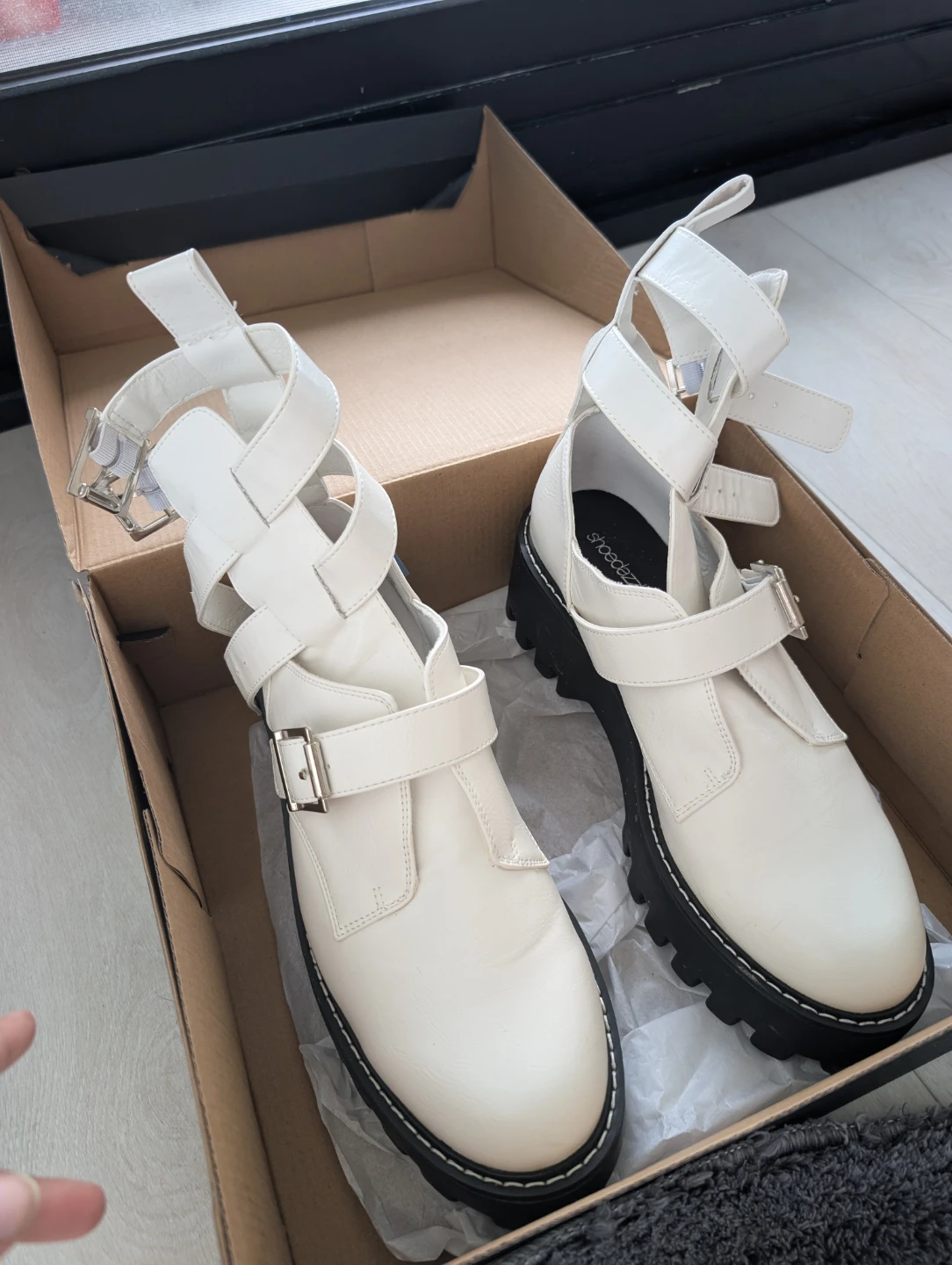 Move out sale: ShoeDazzle white buckle gladiator boots - photo 3