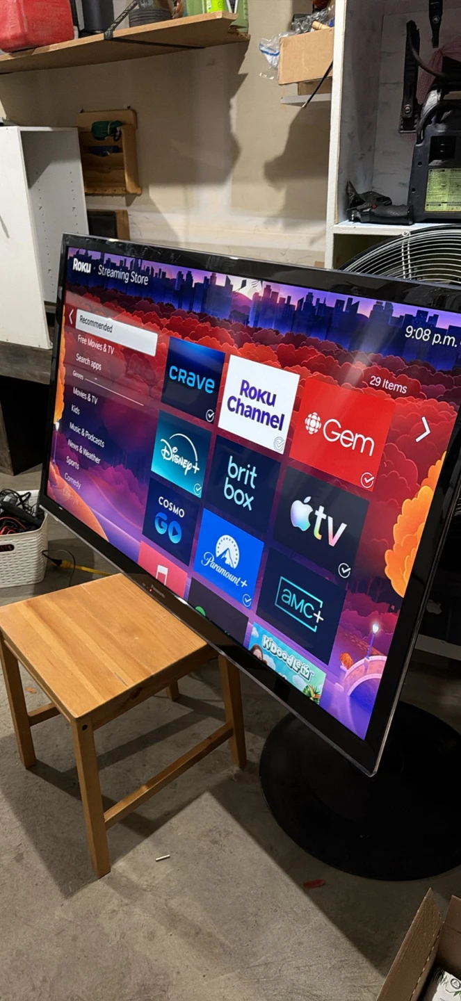 Panasonic Smart TV 55 inches with Roku - photo 2