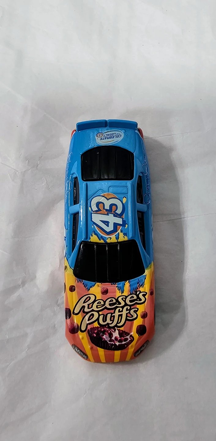 1:64 NASCAR #43 2008 Chevy Monte Carlo Reese's Puffs Diecast - photo 5