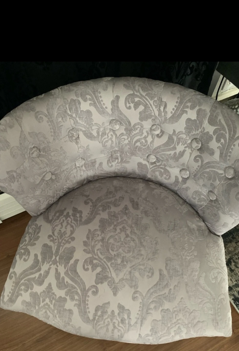 Damask Pattern Tufted Accent Chair - photo 2