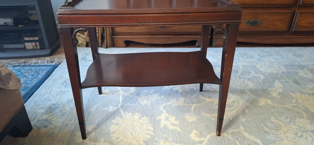 Vintage Mahogany Side Table - photo 3