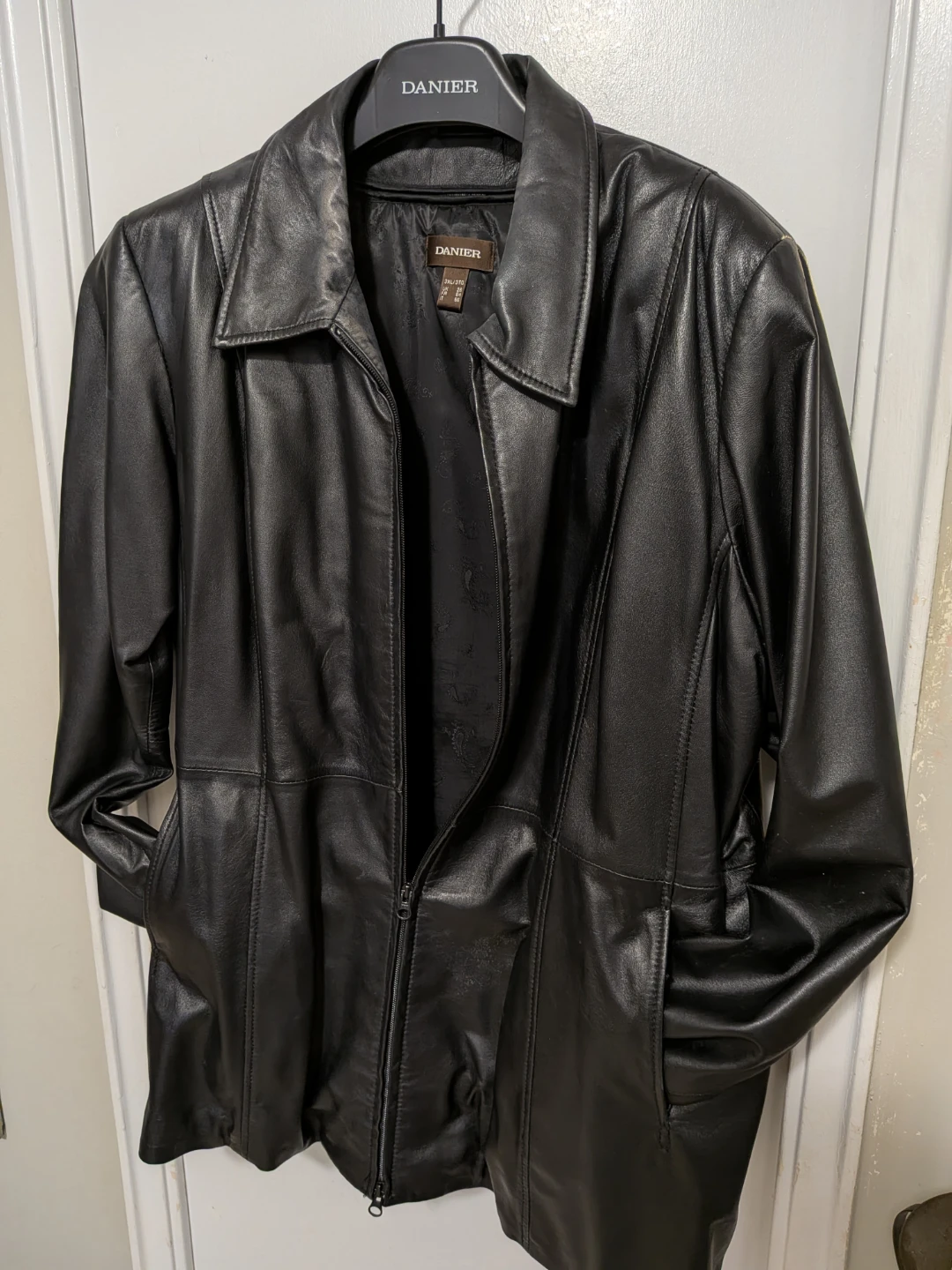 Danier Black Leather Jacket - photo 3