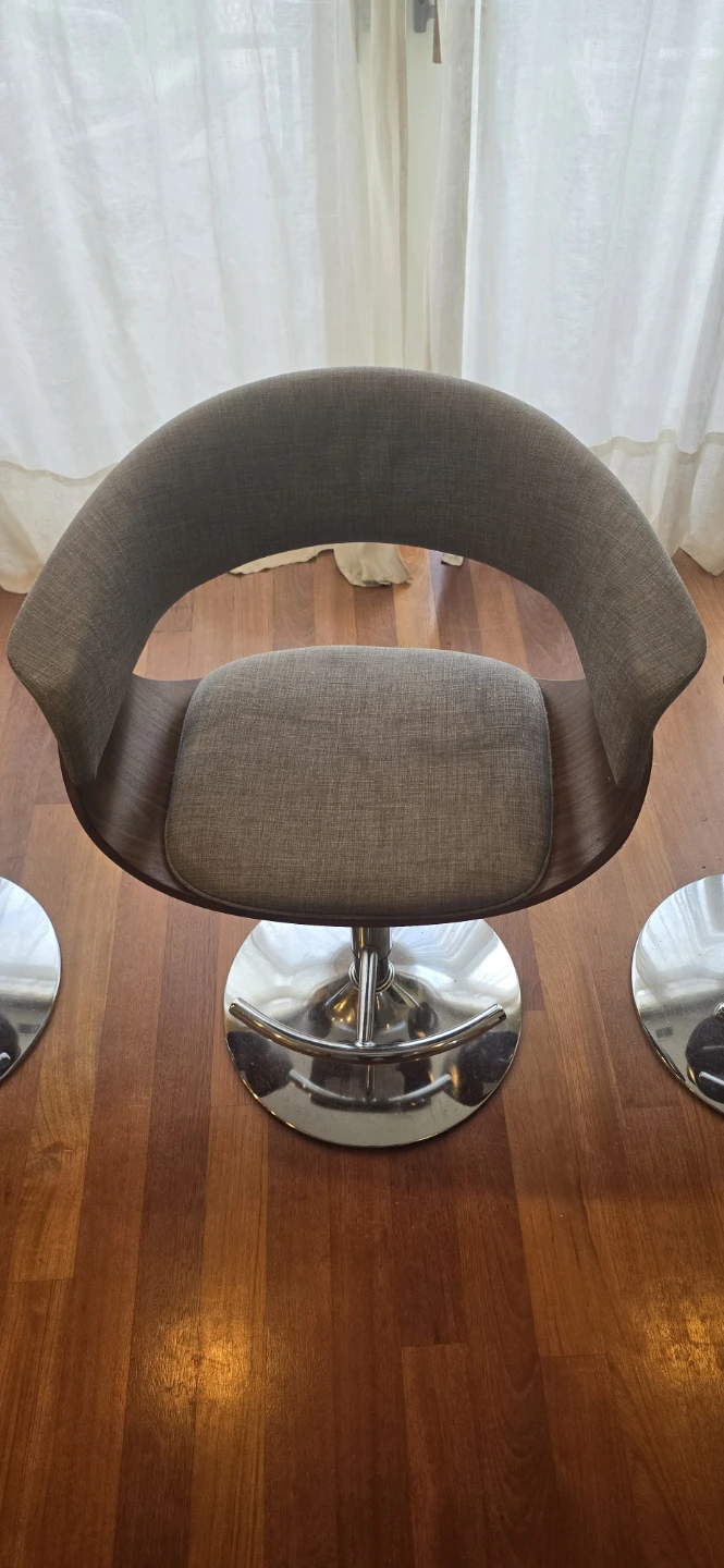 Set of 4 - Swivel Bar stools (adjustable height) - photo 4