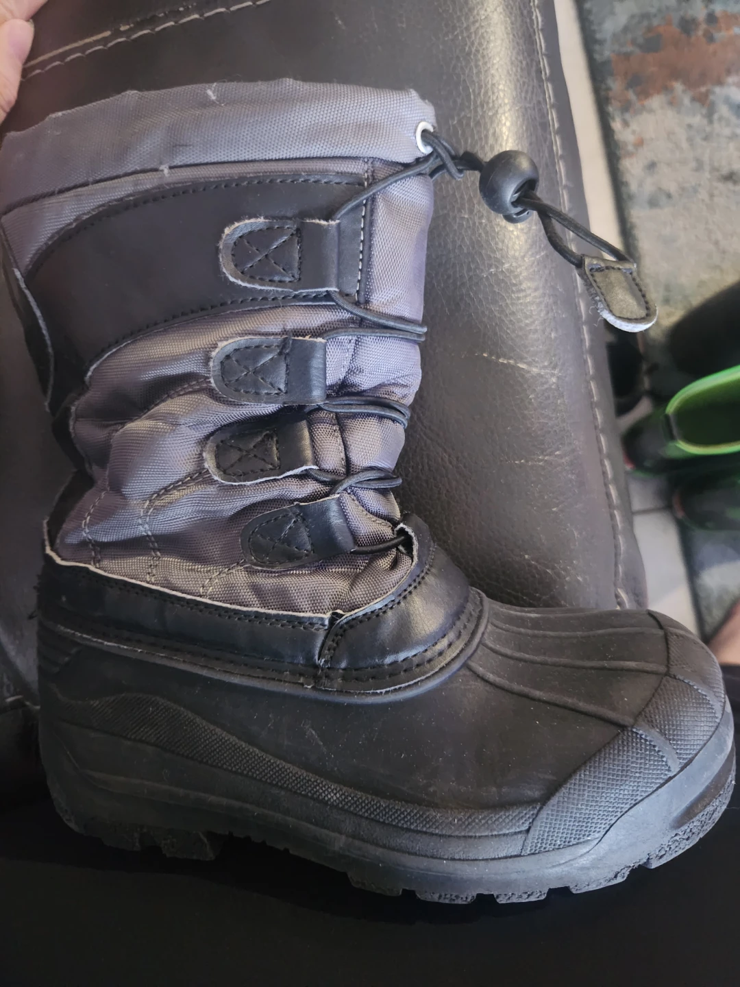 Knorth Grey and Black Winter Boots Size 2 - photo 2