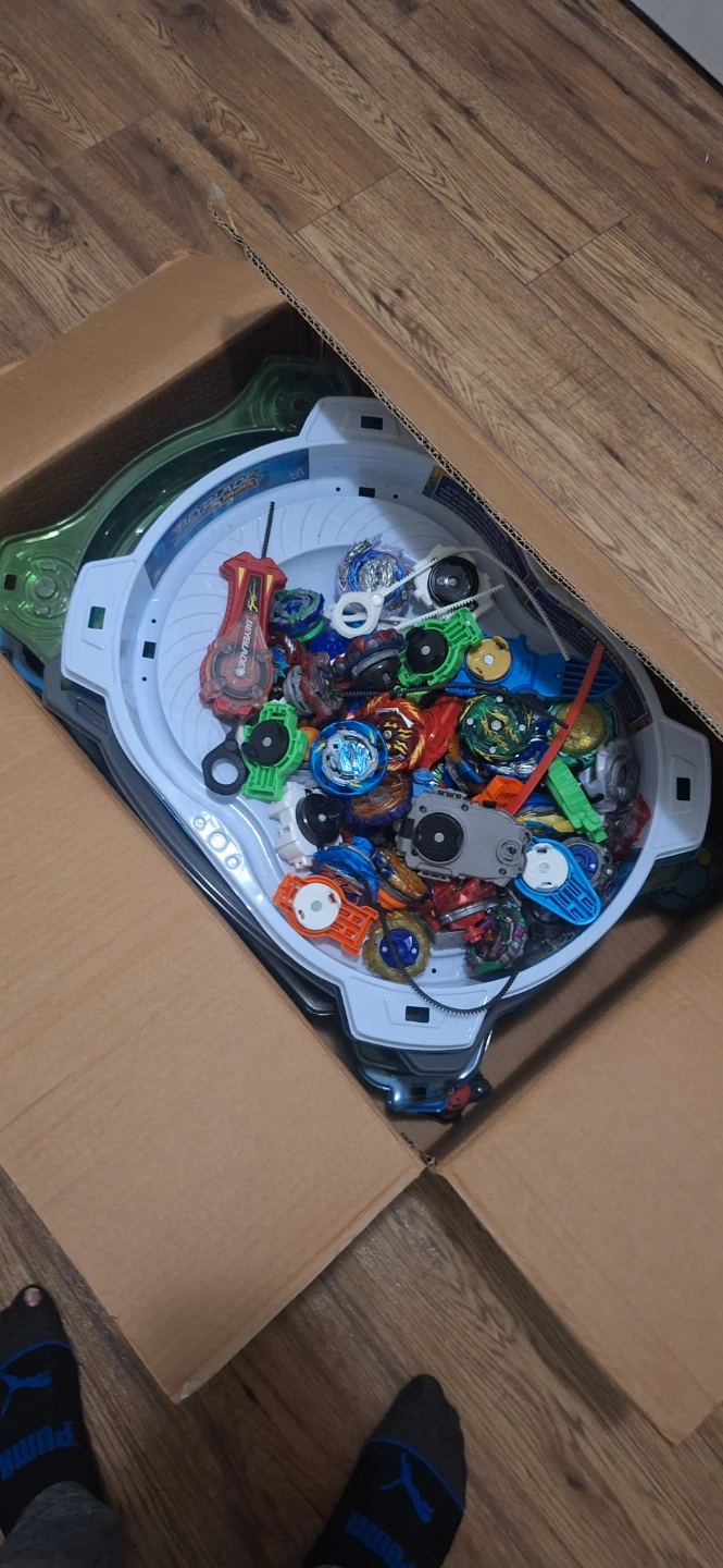 Beyblade Burst Set with Stadium