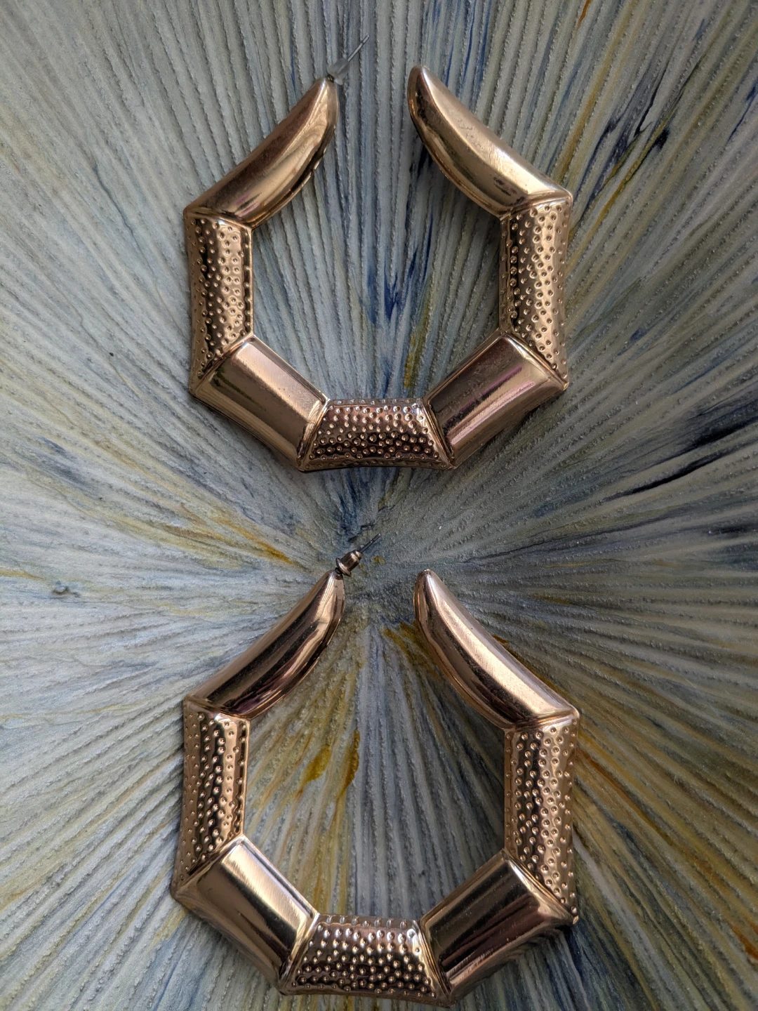 AKIRA Gold Chunky Geometric Bamboo Hoop Earrings - photo 3