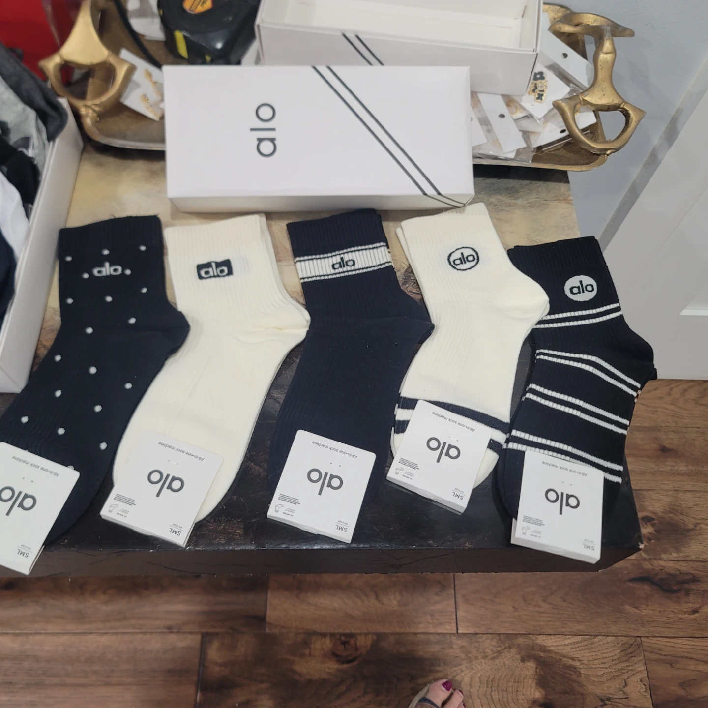 Alo Yoga Unisex Half-Crew Socks - photo 2