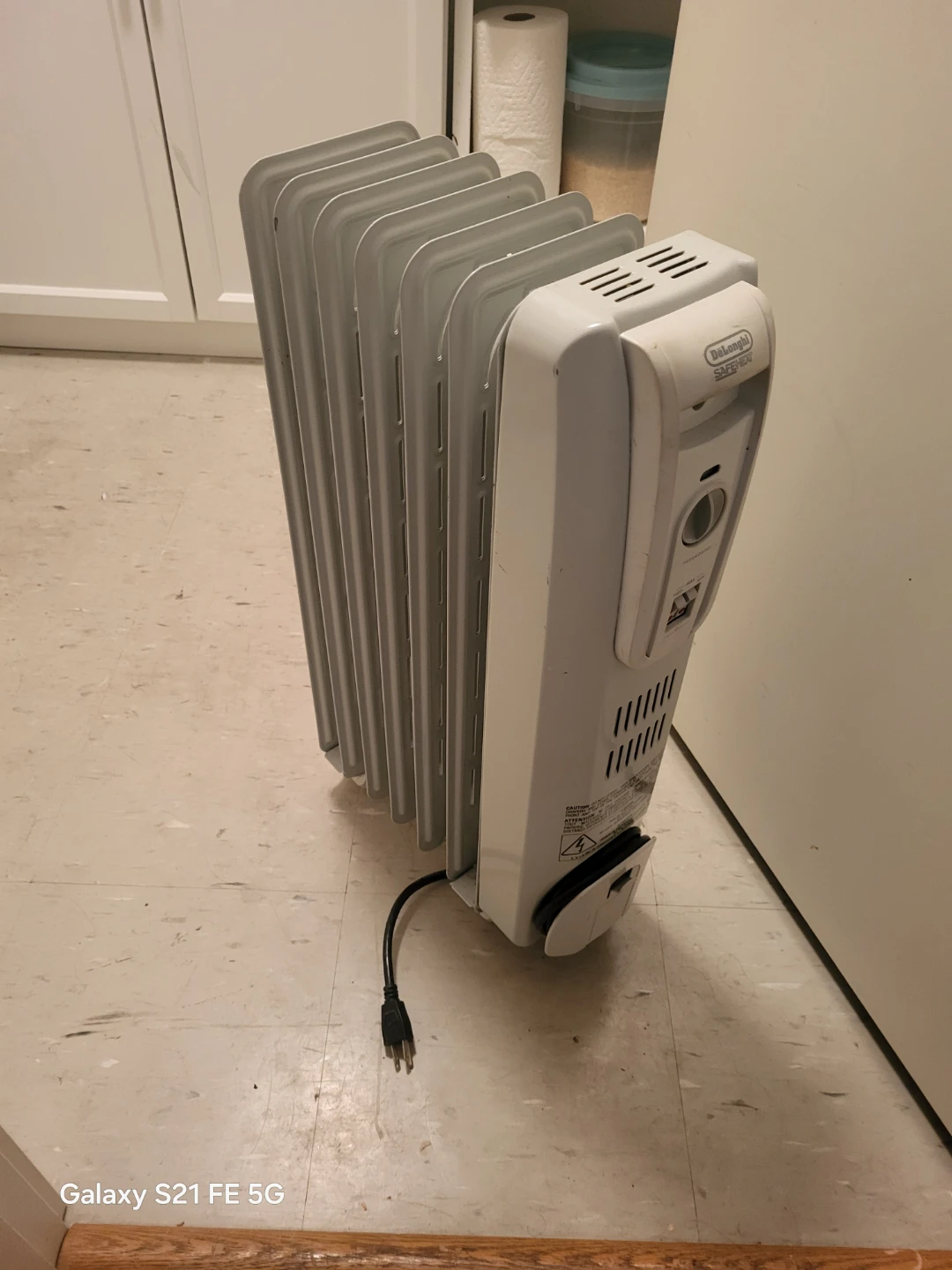 DeLonghi Safeheat Oil-Filled Radiator Heater