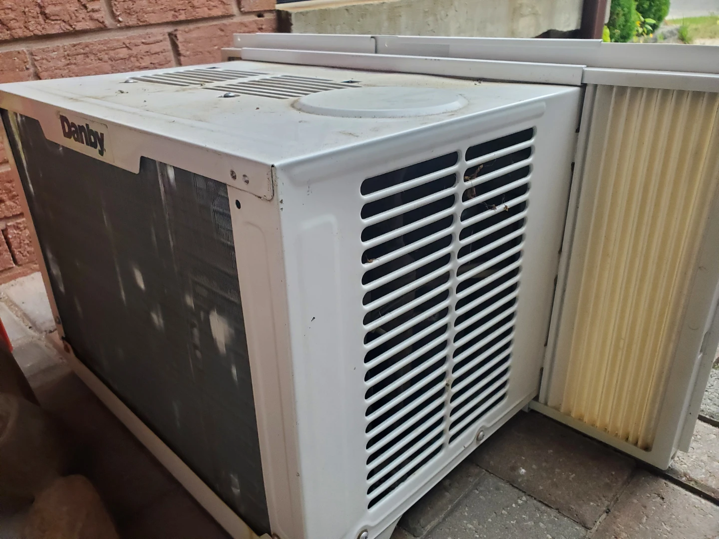 Danby Window Air Conditioner - photo 3