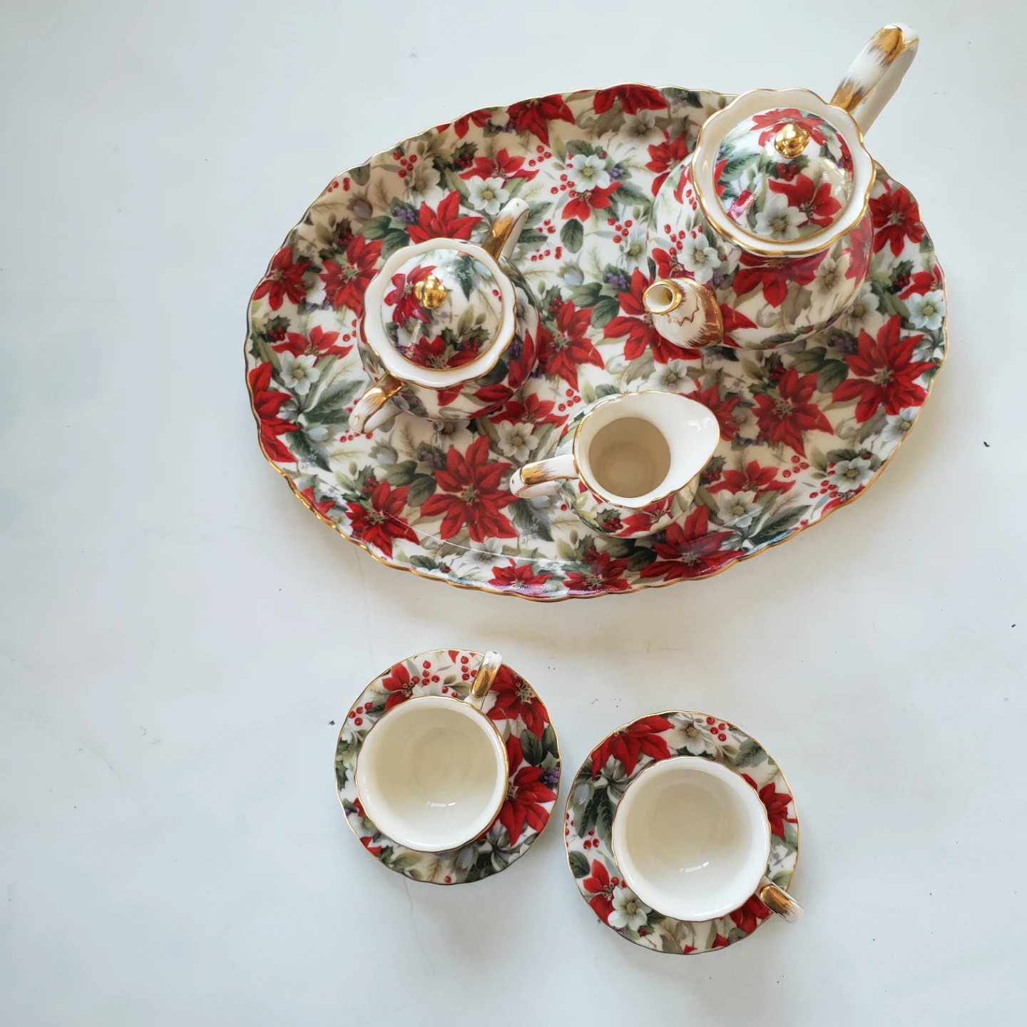 Poinsettia Tea Set with Serving Tray