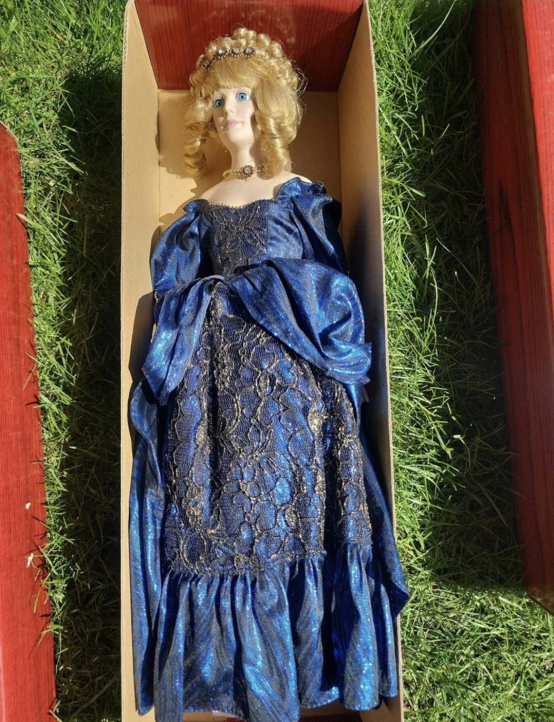 CHSN Artisan Collection Figurines - 2 Dolls