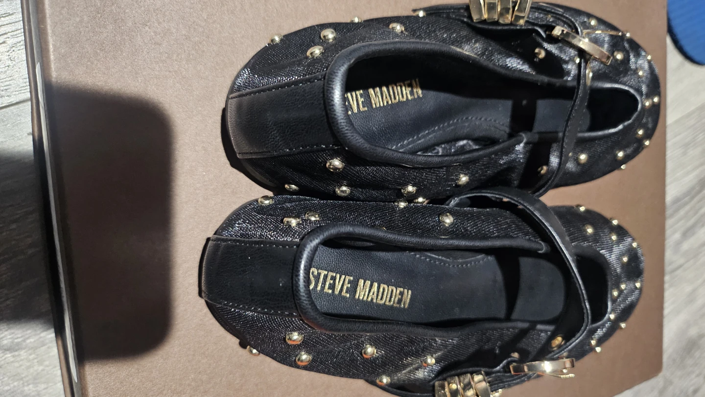 Steve Madden Black Studded Flats Size 8M - photo 3