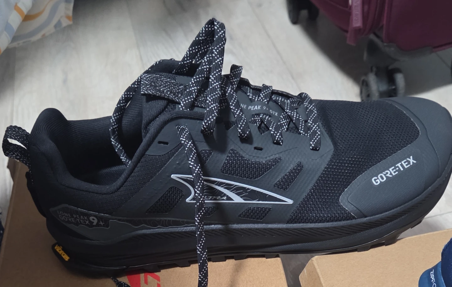Altra Lone Peak 9+ GTX Shoes - Size 11.5