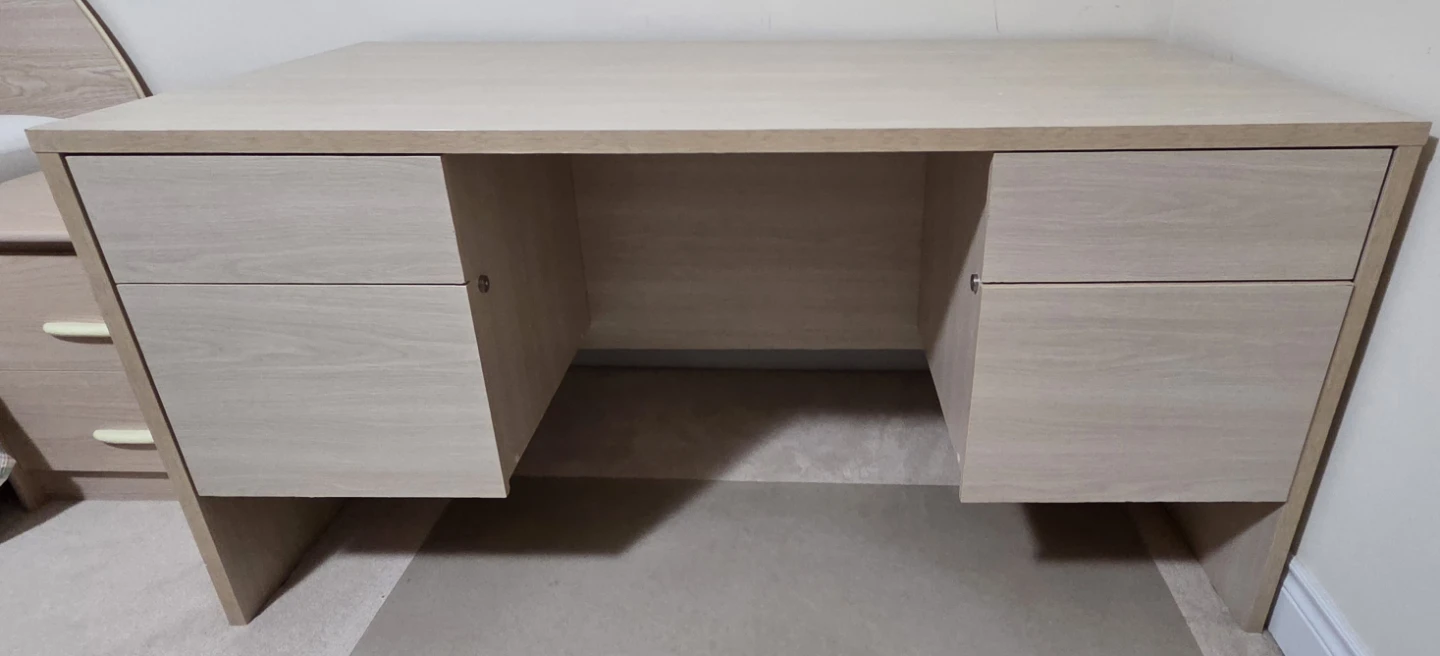 Hardwood Heavy Duty Desk - READ