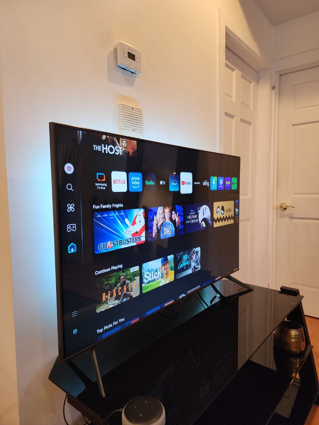 Samsung 50" 4K Smart TV + Modern Glass TV Stand Bundle - photo 2