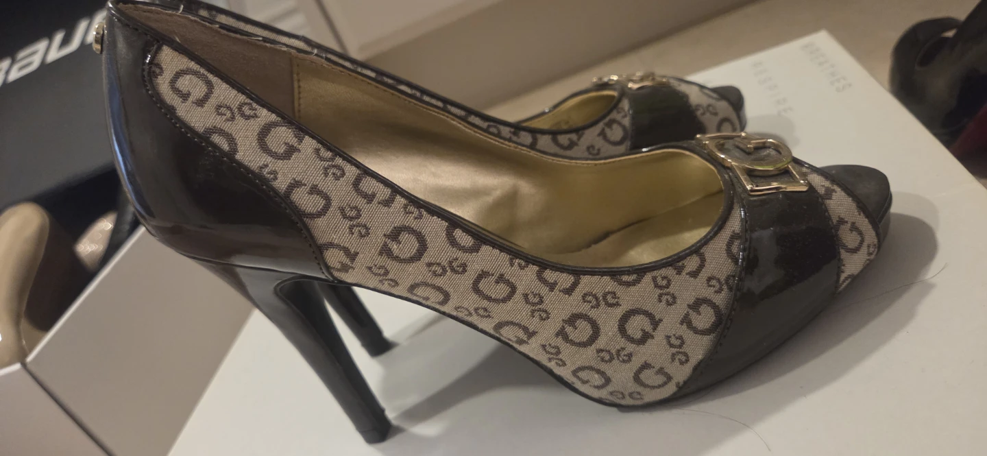 Guess G-Logo Peep Toe Heels Size 8 - photo 3