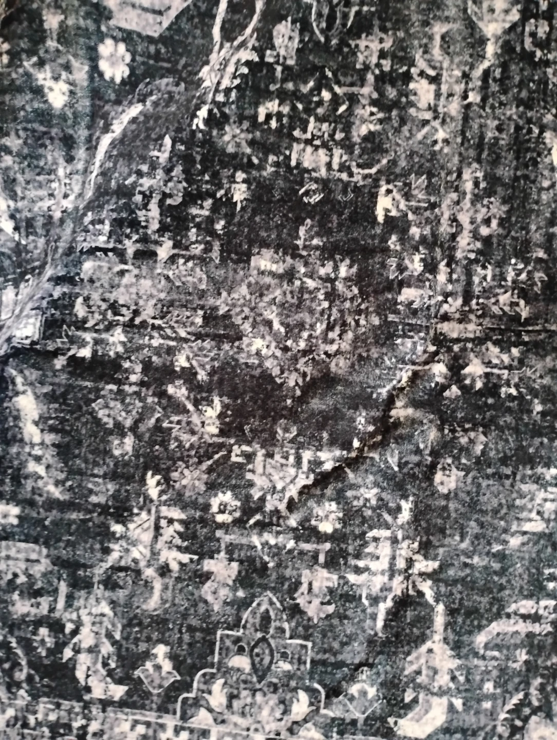 Black and white traditional area rug - photo 4