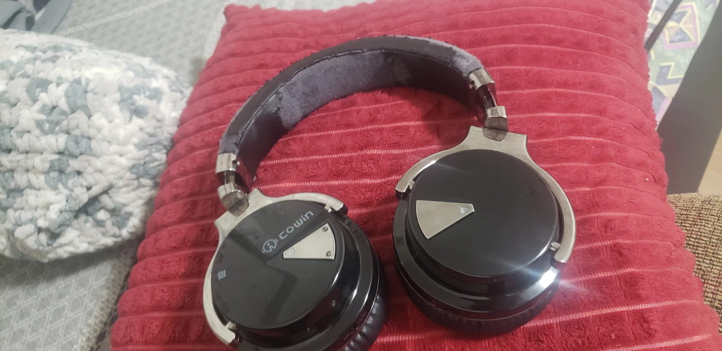 Cowin Wireless Over-Ear Headphones