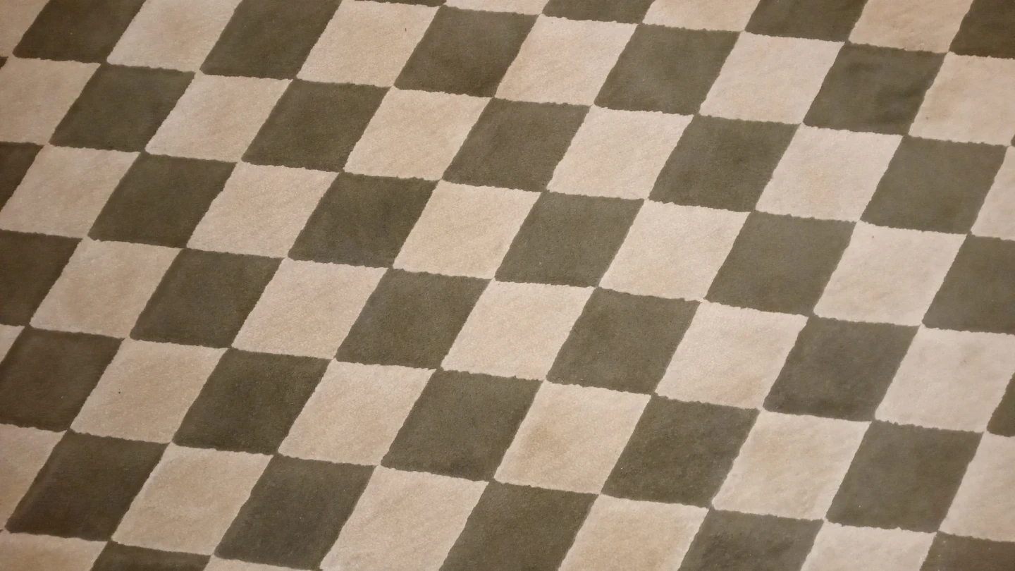 Round checkered area rug - photo 4
