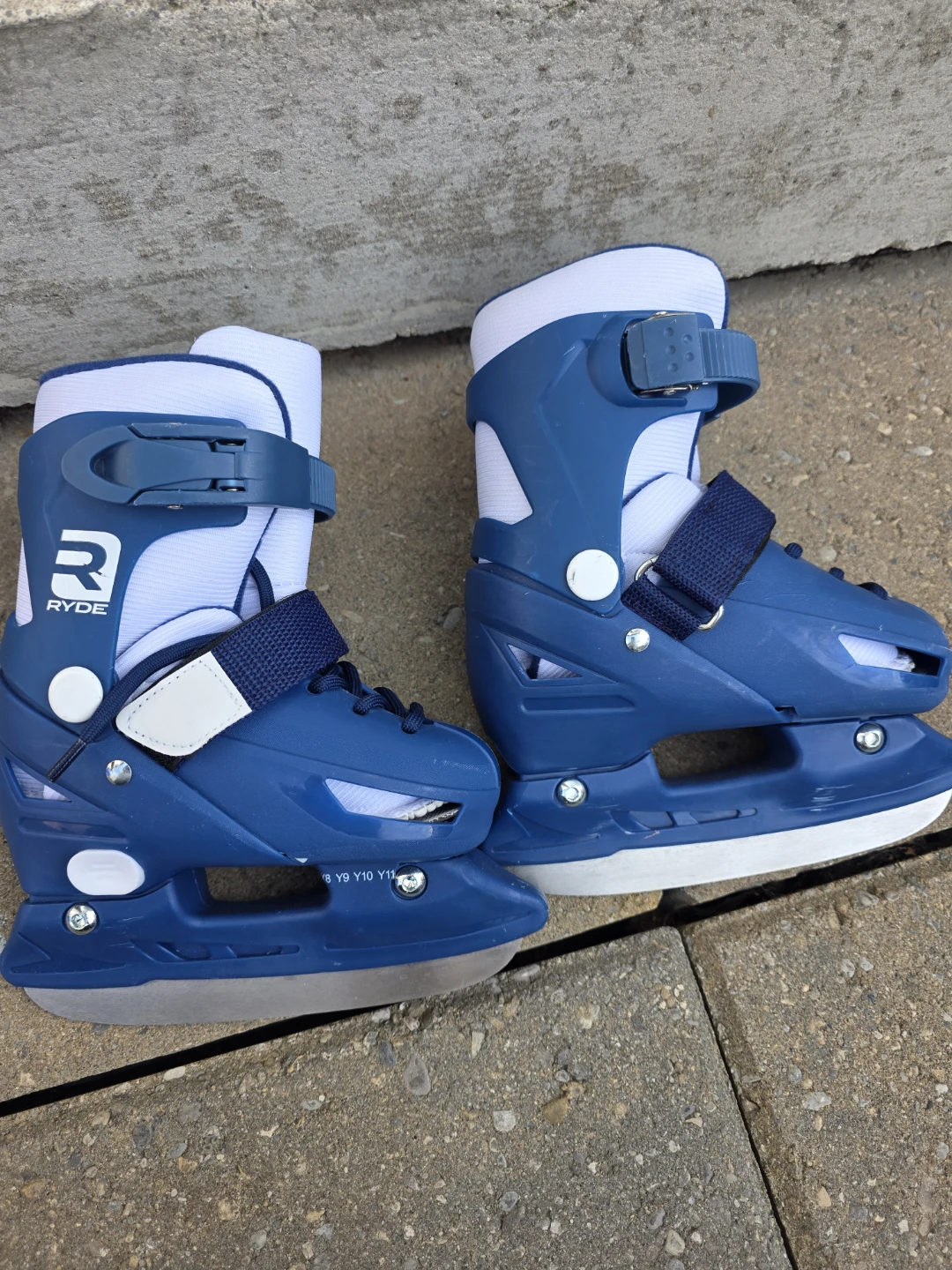 RYDE Adjustable Ice Skates for kids
