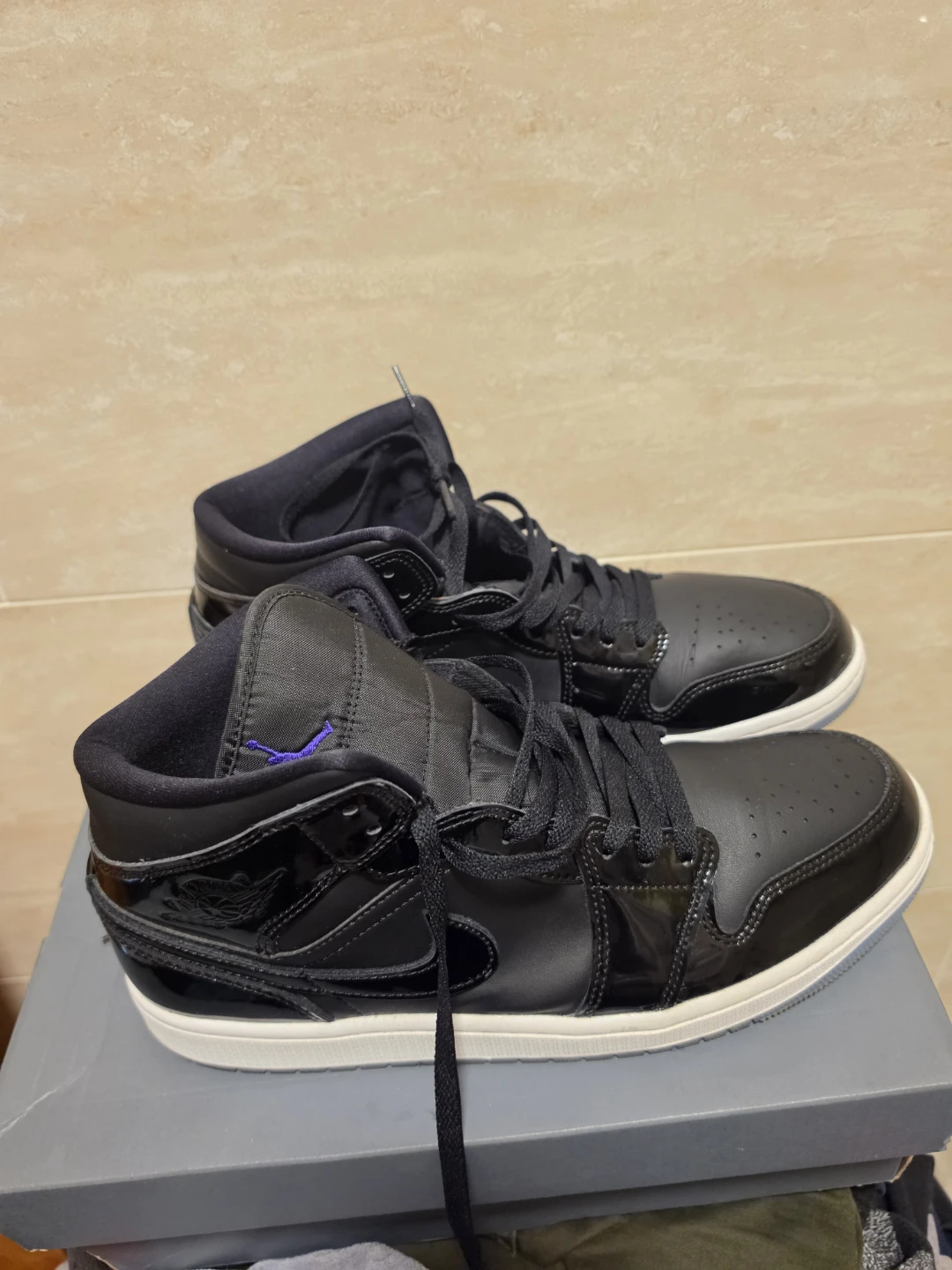 Air Jordan Mid Sneakers