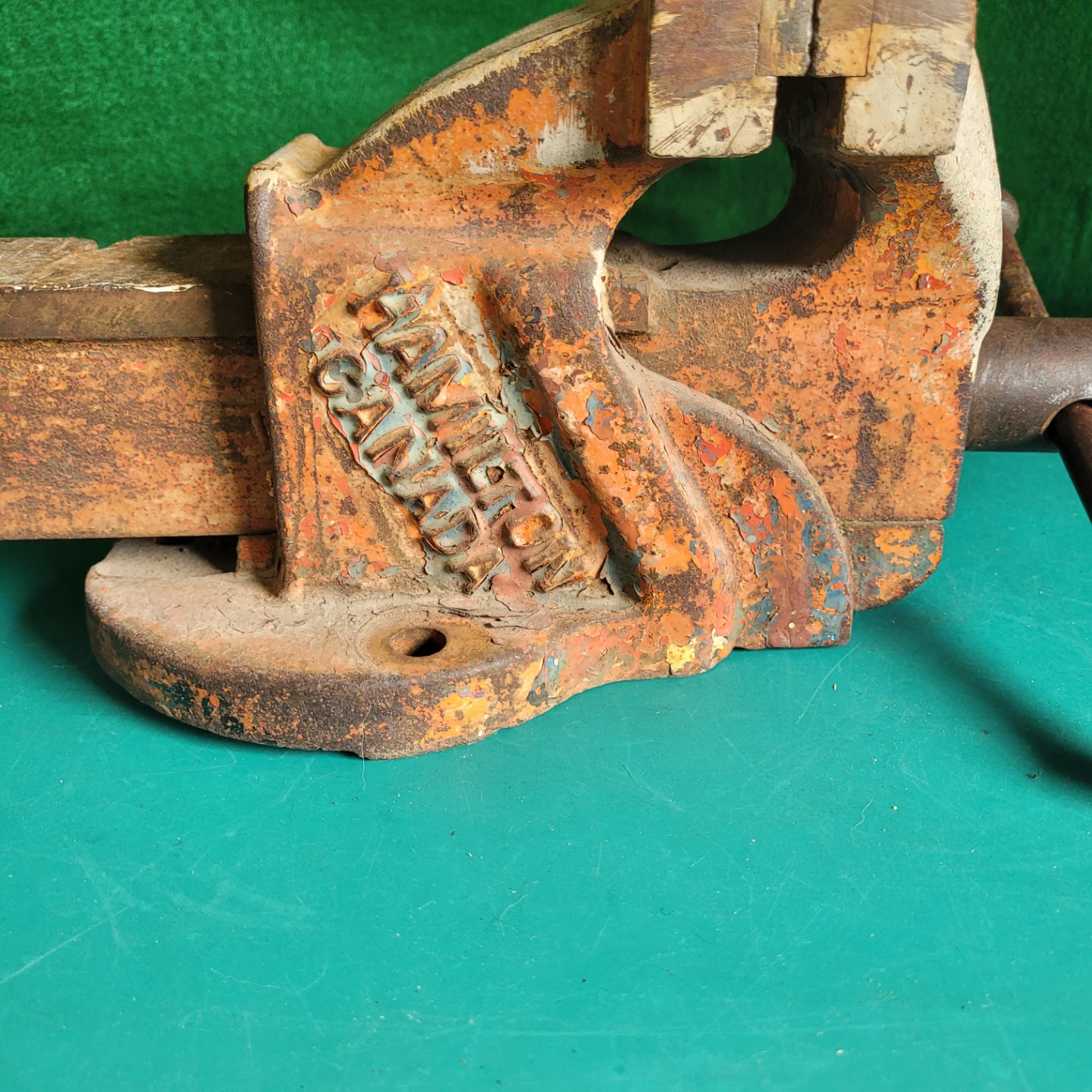 Vintage Hamilton Canada Rae Model 40 Bench Vise - photo 5