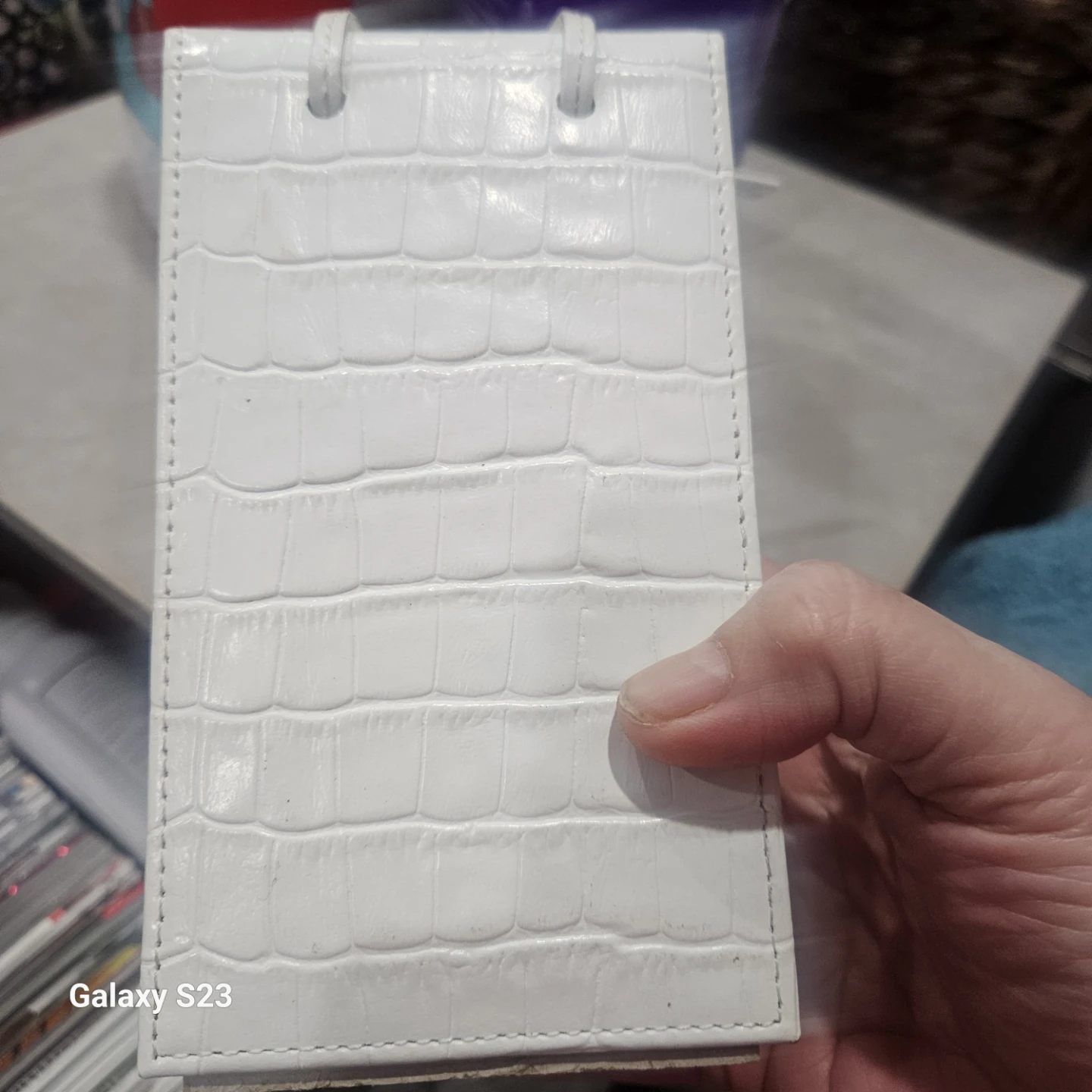 White Crocodile Pattern Notepad - photo 2