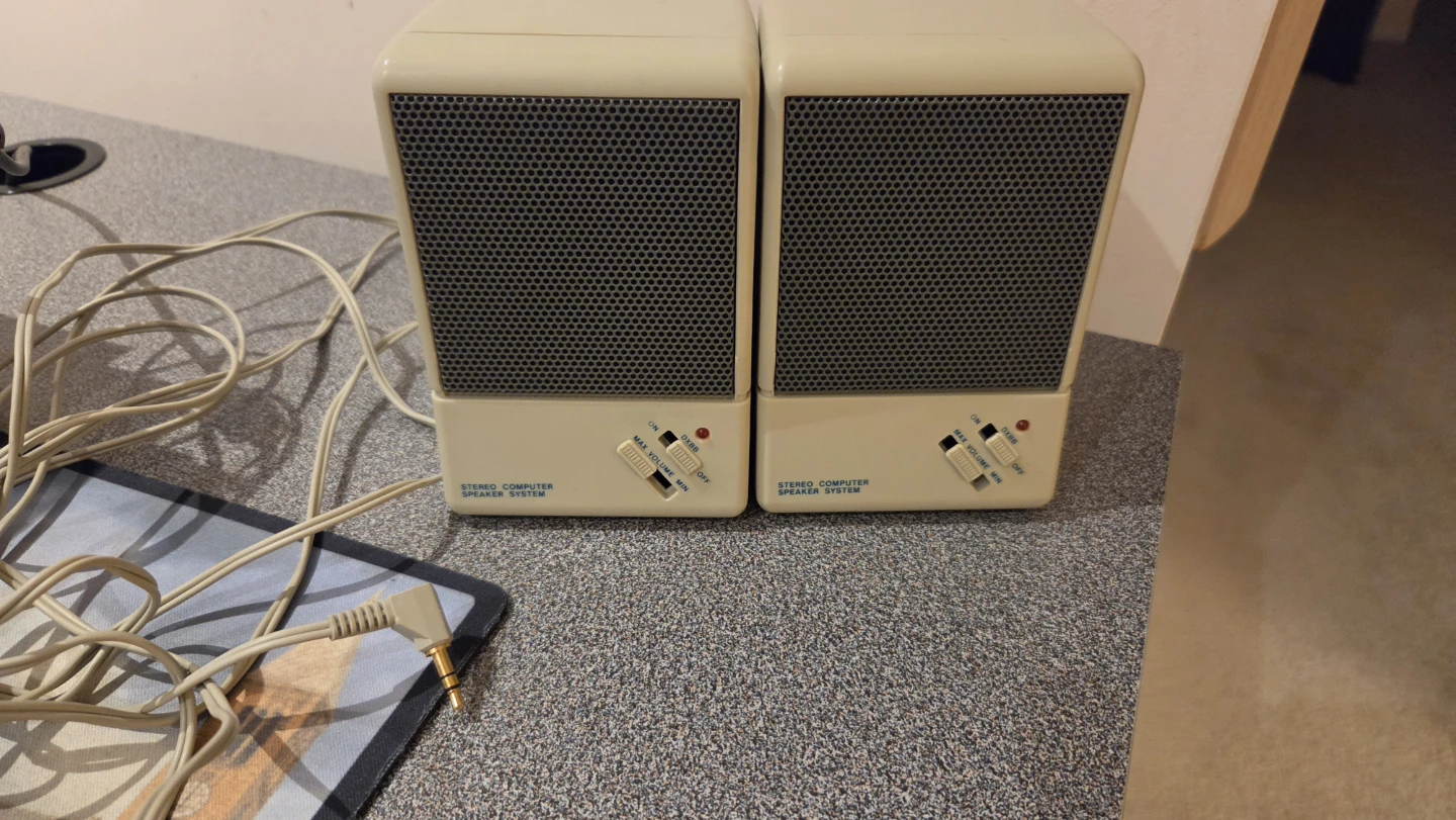 Vintage Stereo Computer Speaker System