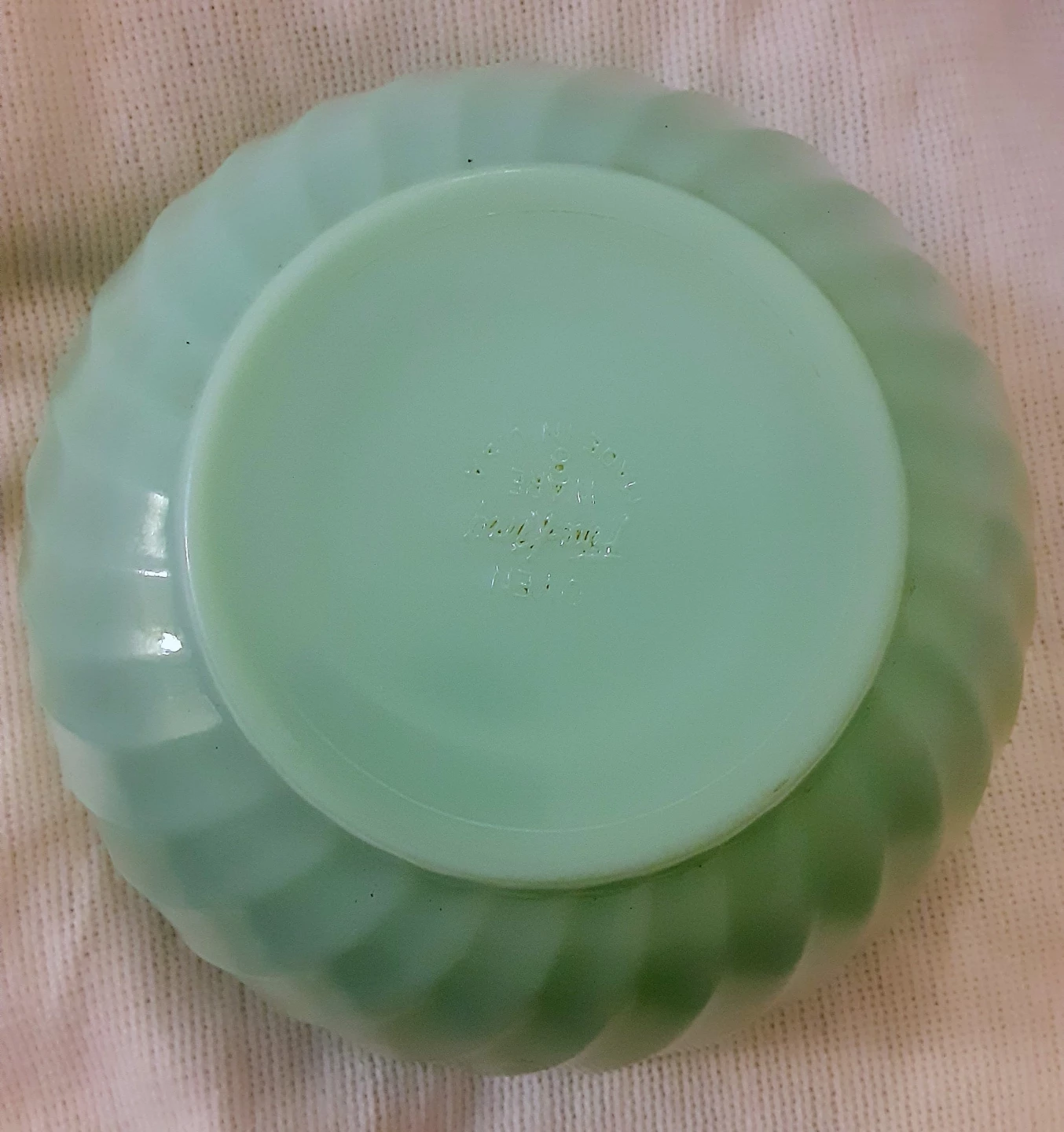 Fire-King Jadeite Swirl Mixing Bowl - photo 4