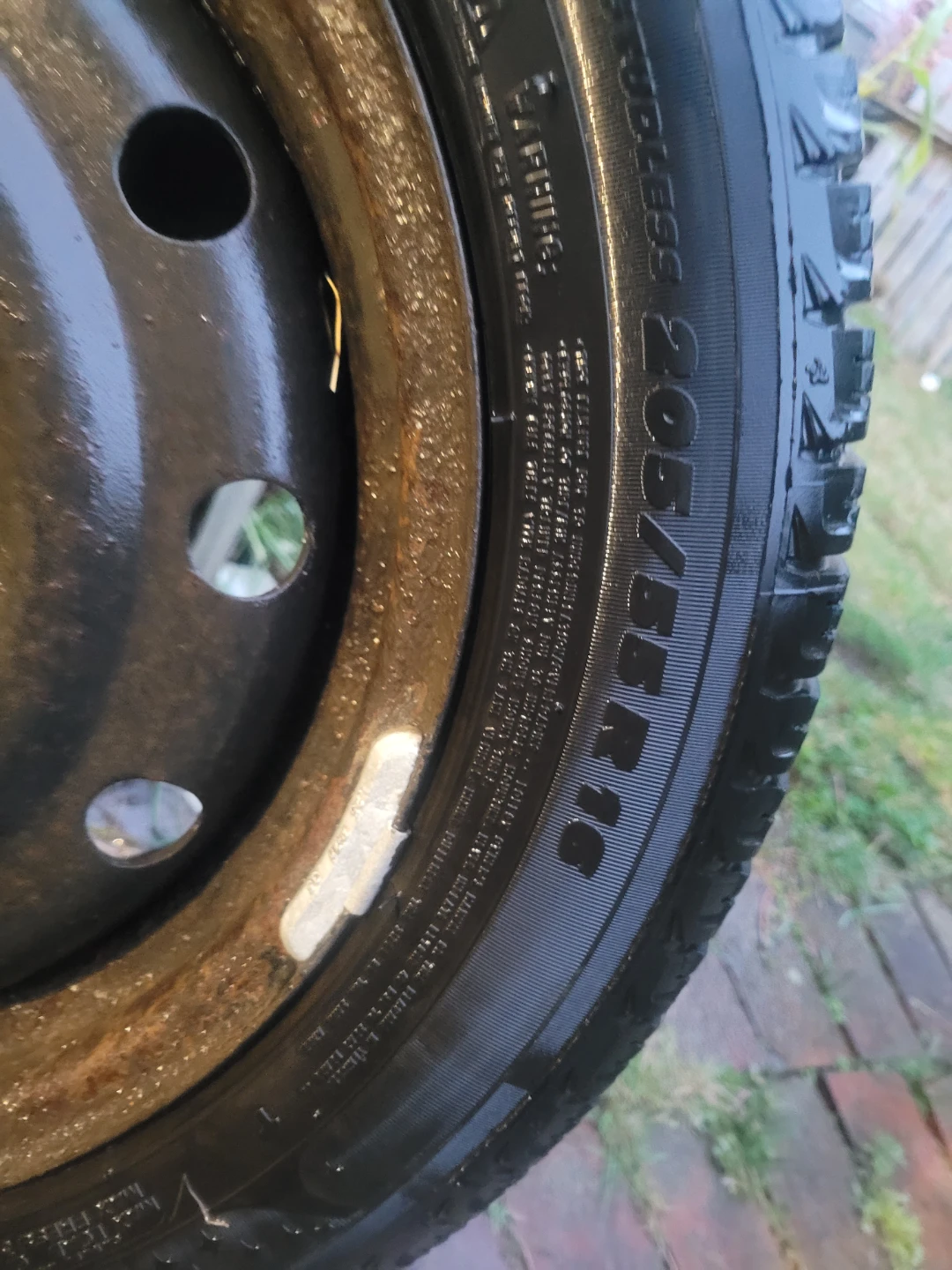 Michelin X-Ice Snow Tires 205/55R16 M+S with rims - photo 4