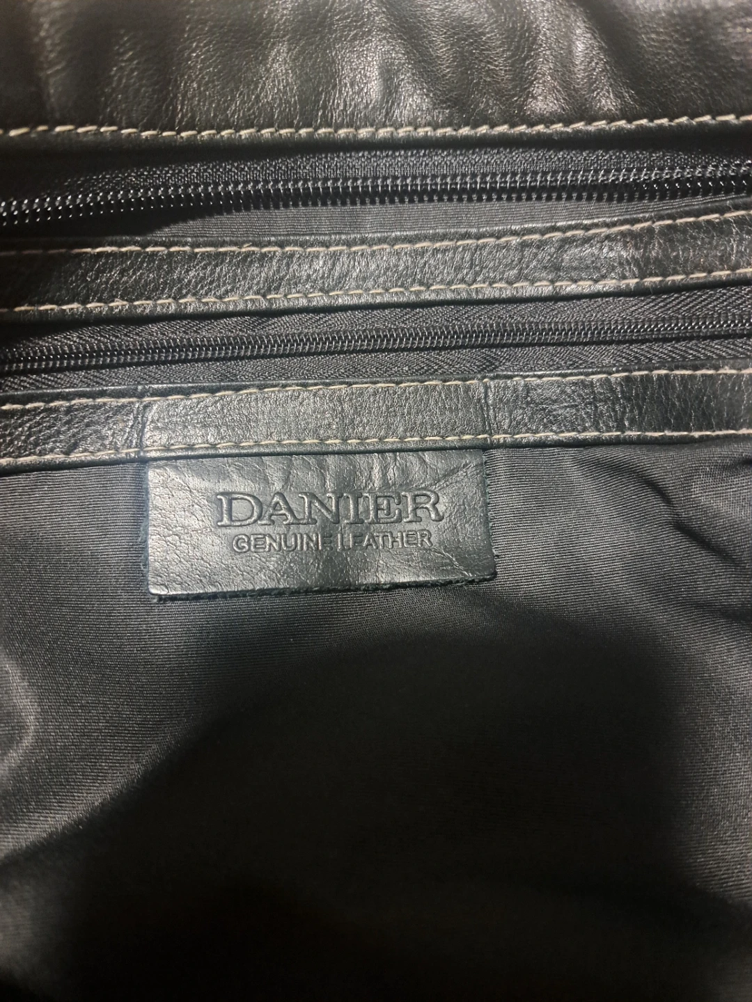 Danier Black Leather Handbag - photo 4