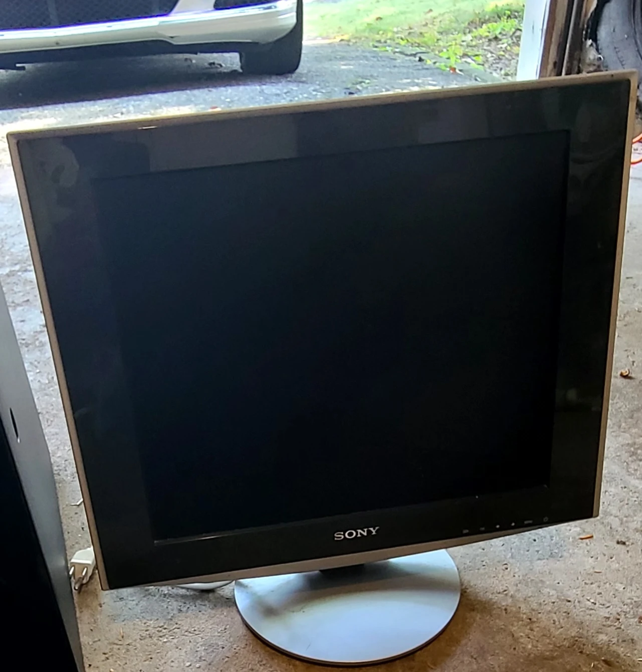 IBM Desktop Computer with Sony Monitor and Keyboard - photo 5