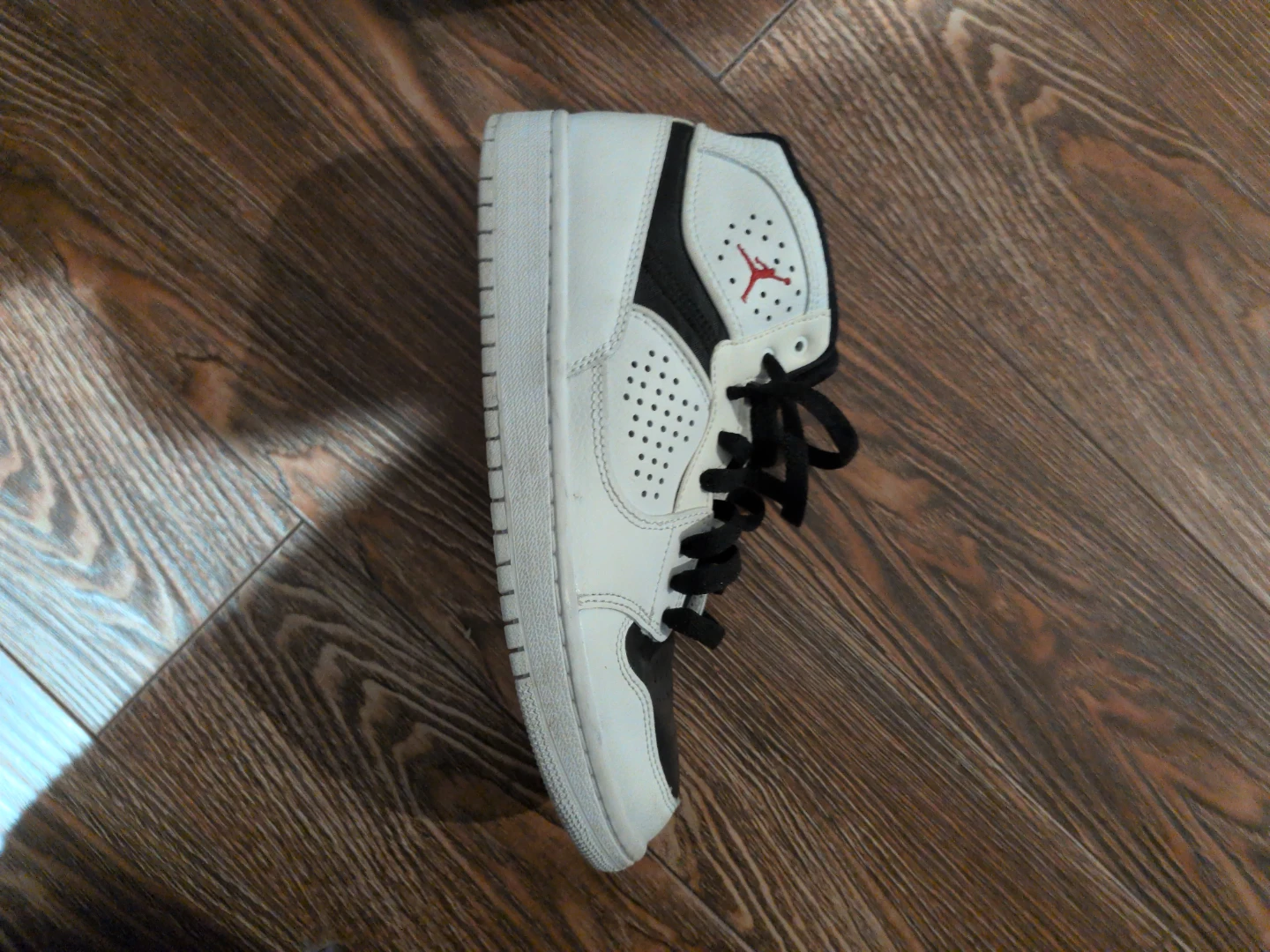 Jordan sneakers for sale; 6 1/2 kids, 8 womans - photo 4