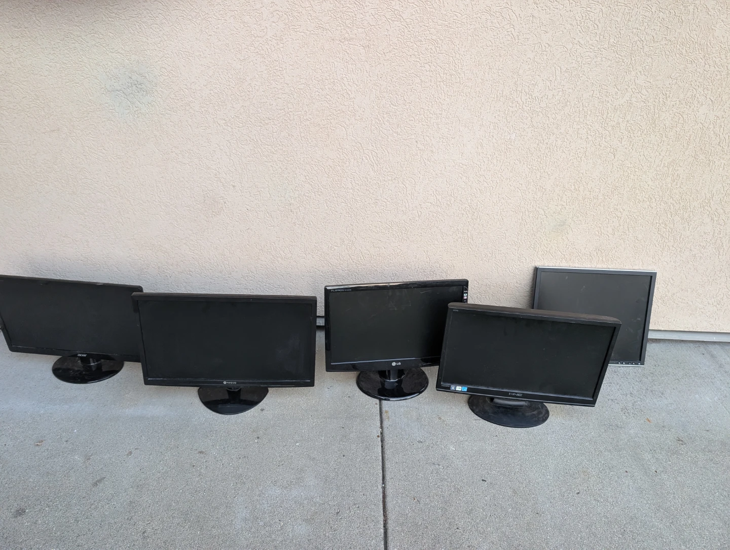 Computer Monitors 20"