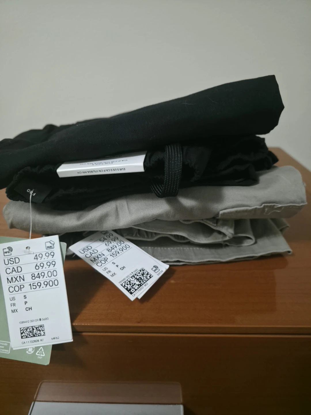H&M Cargo Pants - Size Small - photo 4