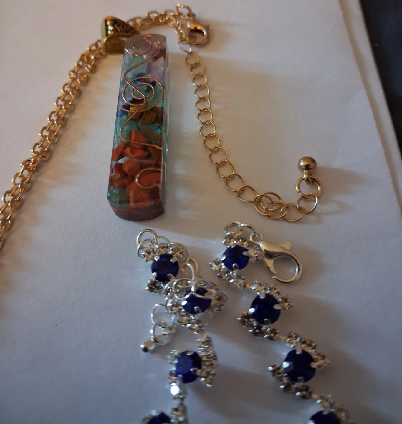 Jewellery Set: Resin Pendant and Blue Crystal Bracelet - photo 4